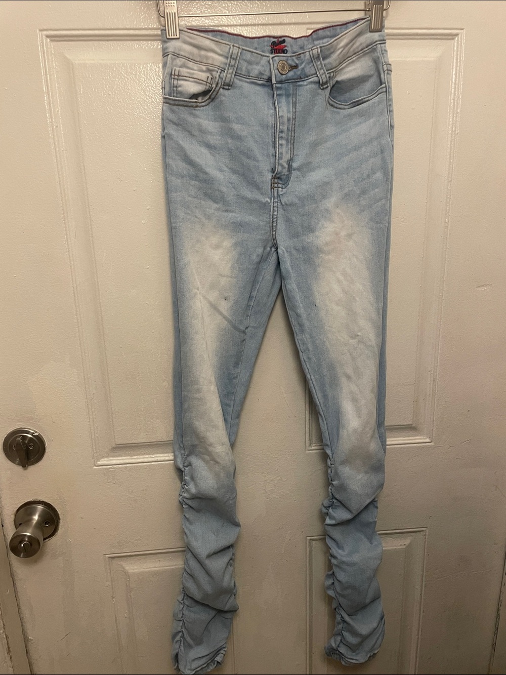 Light Wash Women's Skinny Jeans with Ruched Hem